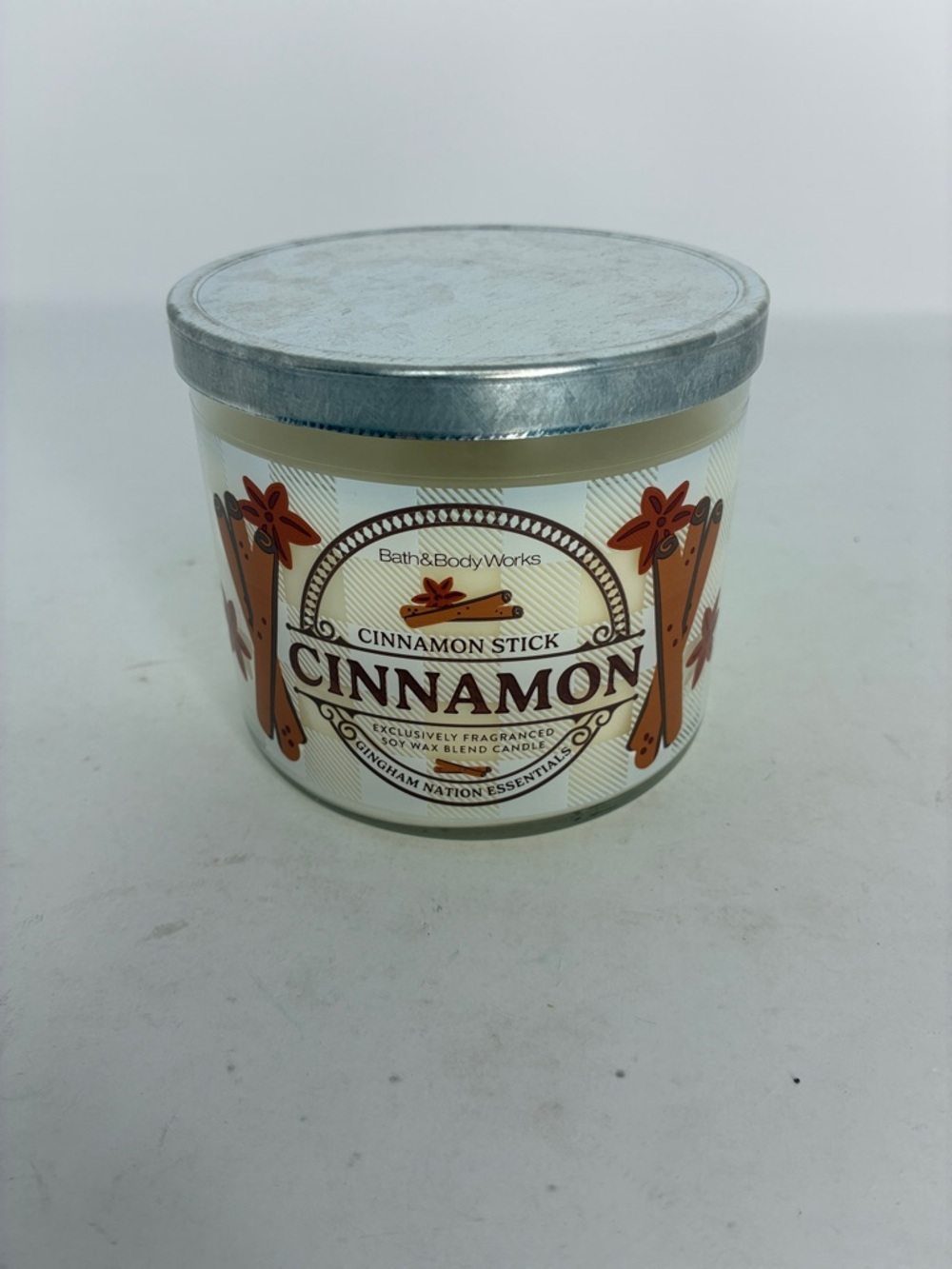 New Bath & Body Works Cinnamon Stick Scented Candle - White